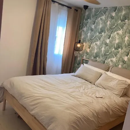 Beautiful New Suite In Torremolinos City Centre Apartament